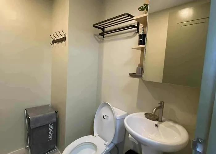 Balcony 28 In Ayala Business Park With Fast Wifi *