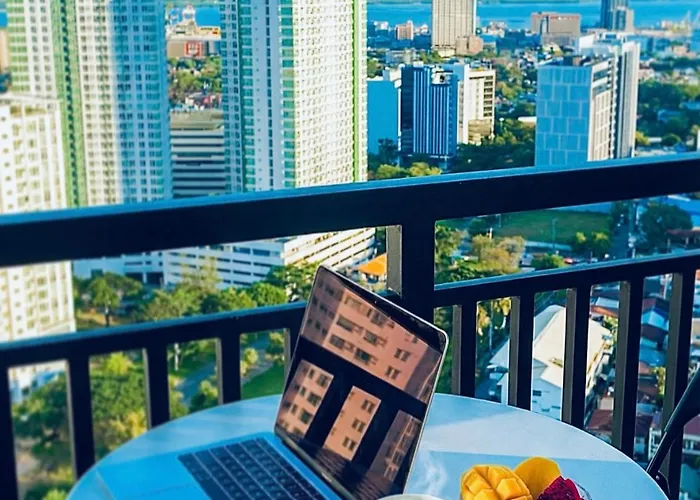 Balcony 28 In Ayala Business Park With Fast Wifi