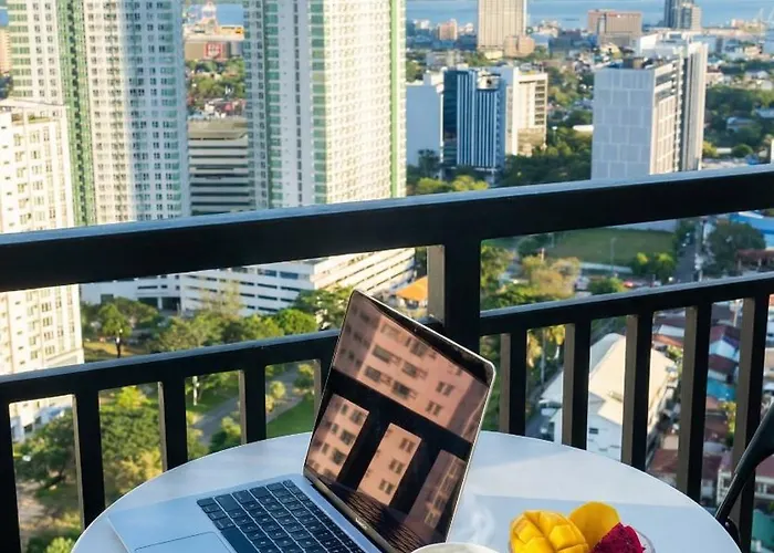 Balcony 28 In Ayala Business Park With Fast Wifi Cebu